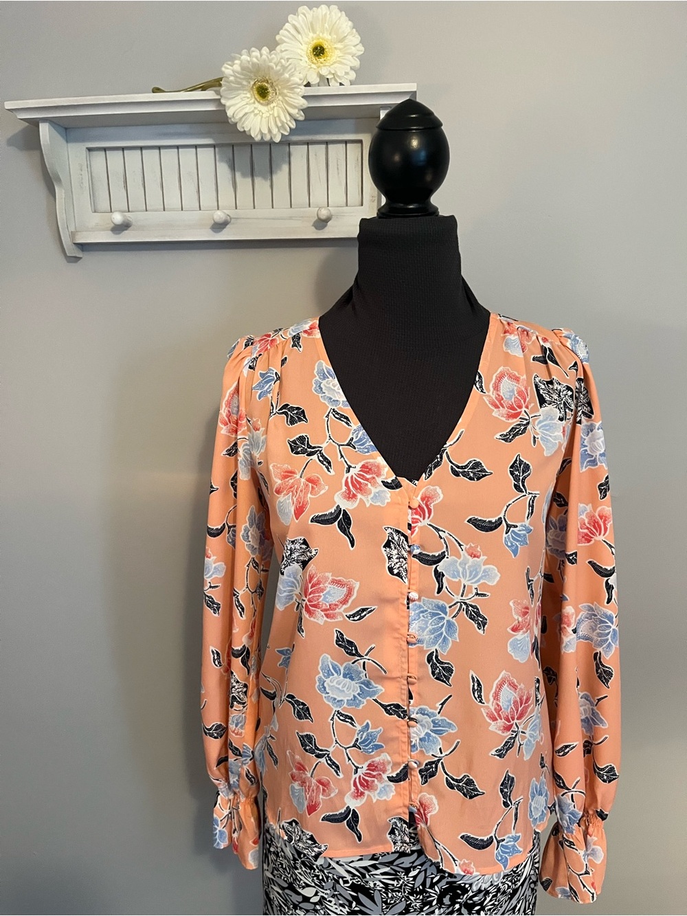 Joie Peach Floral V-Neck Button Blouse EUC